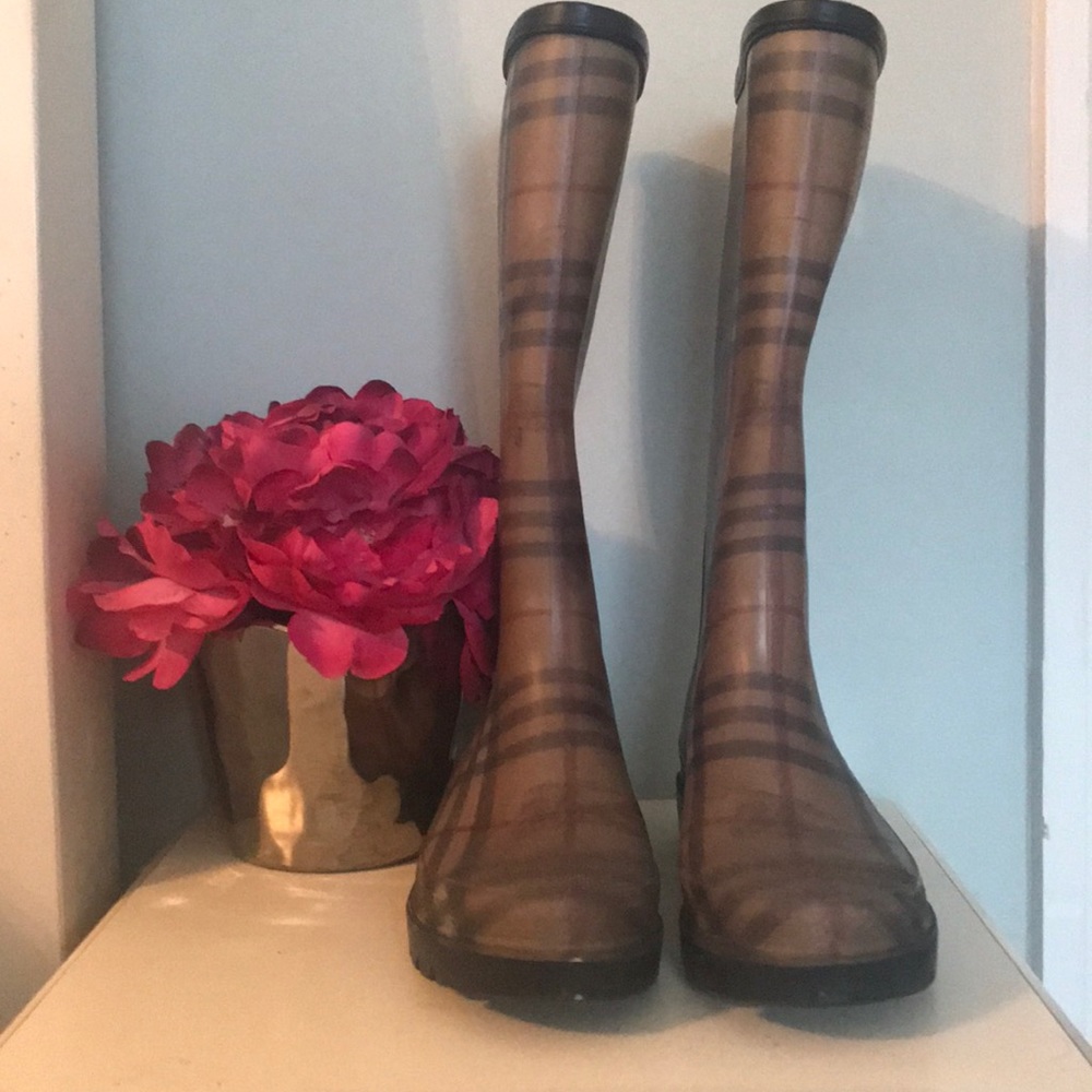 BURBERRY RAIN BOOTS